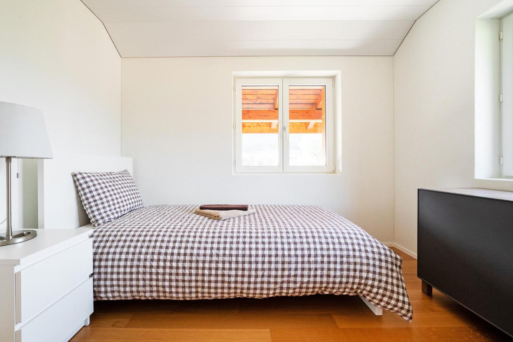 Glarner Bed Apartment Netstal Bagian luar foto