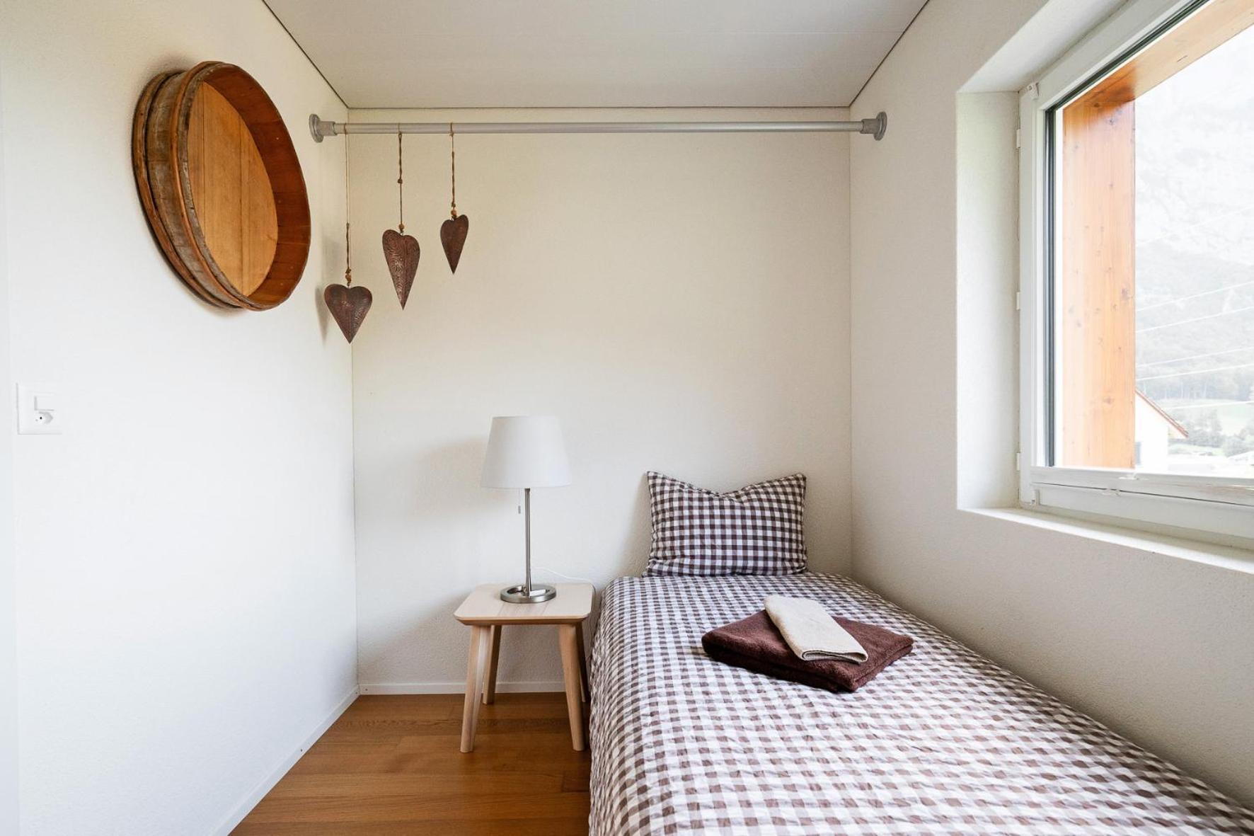 Glarner Bed Apartment Netstal Bagian luar foto
